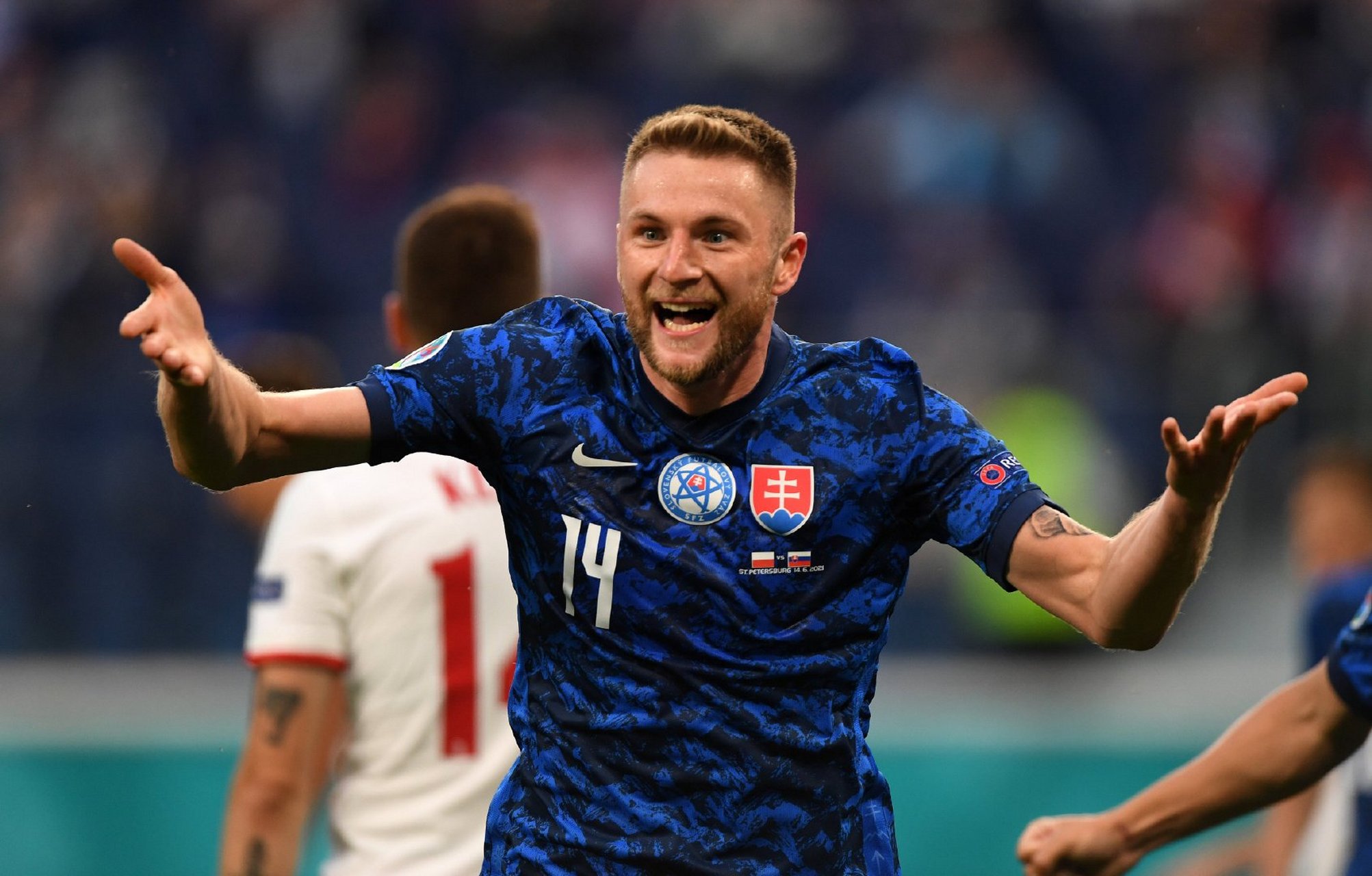 什克里尼亚尔,什克里尼亚尔是左中卫还是右中卫