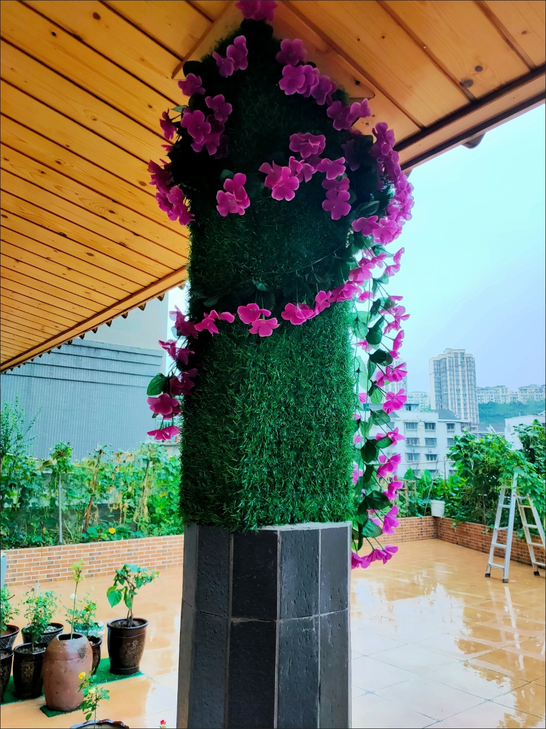 浙江篮球场假草皮出售,铺假草皮第一步怎么做的