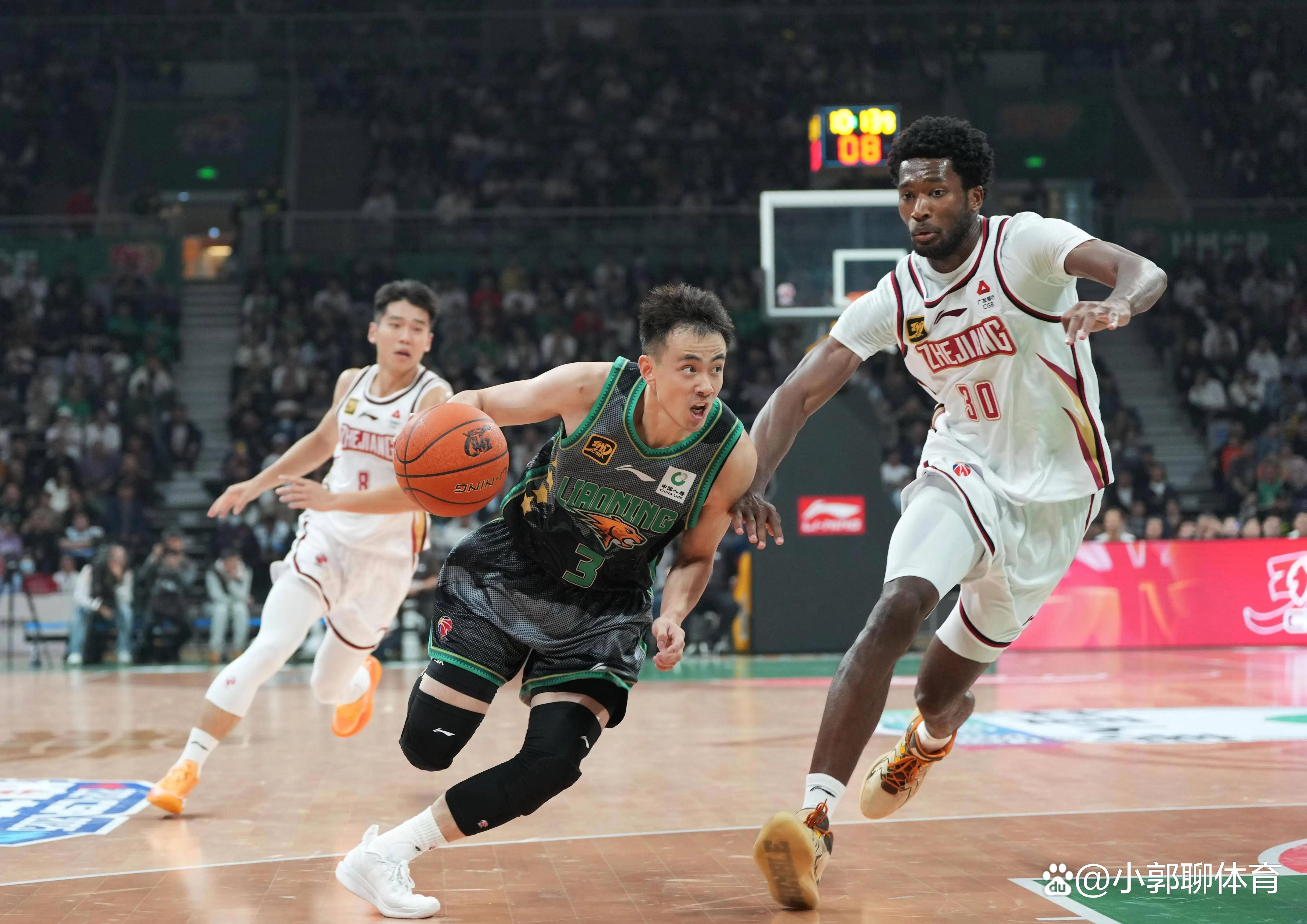 什么是篮球的违体犯规,什么是篮球的违体犯规动作