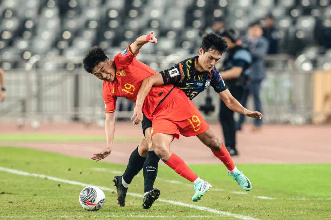 吹日本足球韩国足球,韩国足球vs日本足球谁更强